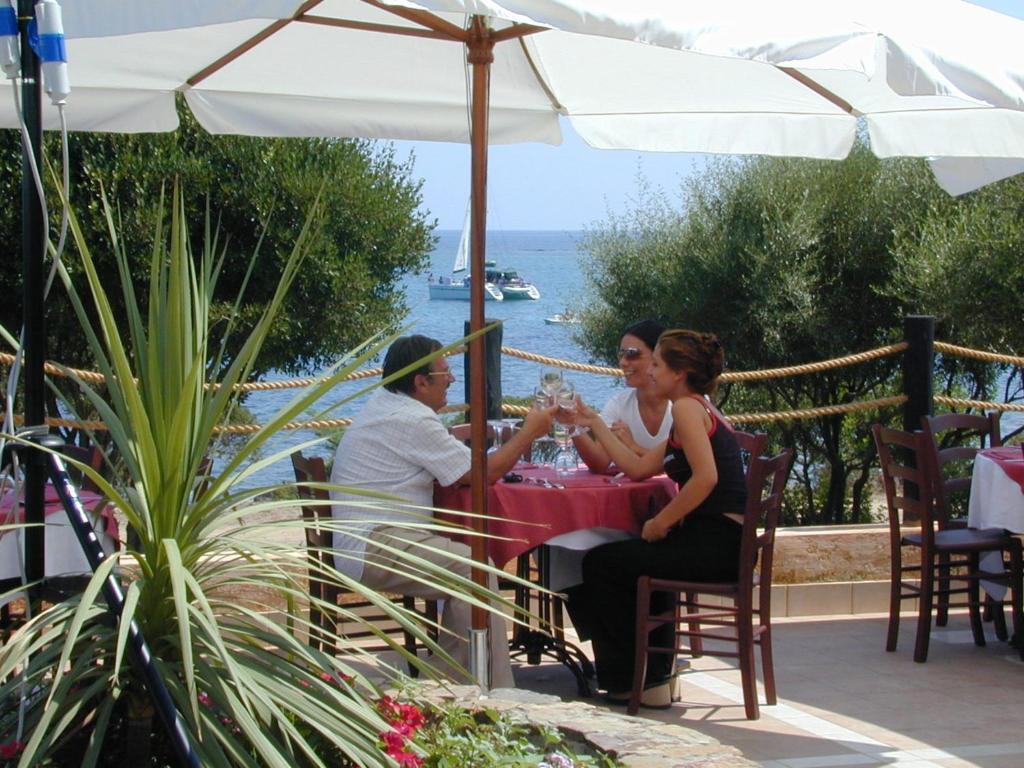 Residence Il Borgo Di Porto Corallo Villaputzu Exteriör bild